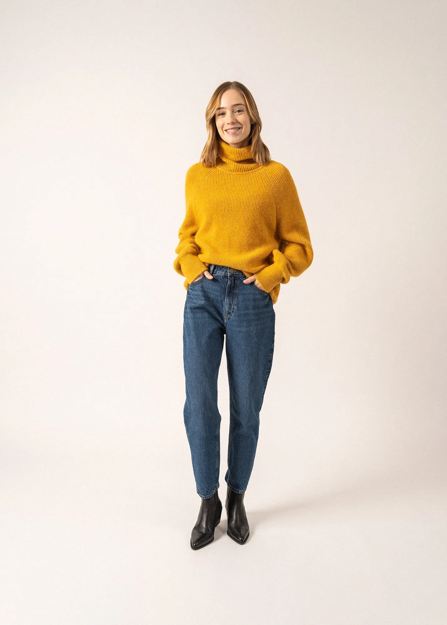 Albertville Alpaca Roll-neck Jumper - with twisted details (AMBRE)