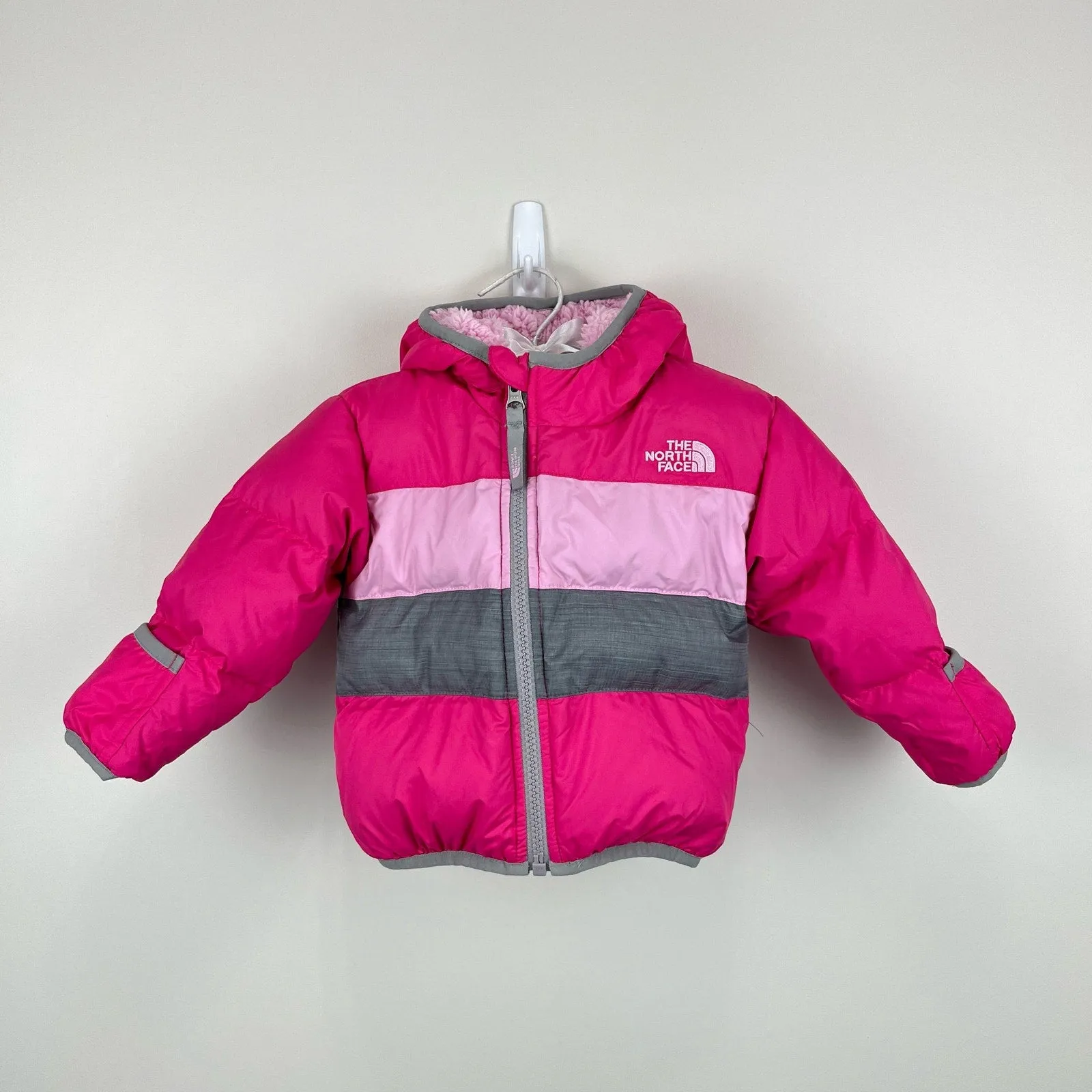 The North Face Girls Moondoggy 2.0 Hooded Puffer jacket 6-12 Months